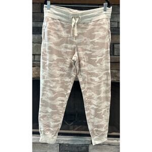 Women’s ATHLETA Khaki Camo Balance Printed Joggers Size L Pants *A8